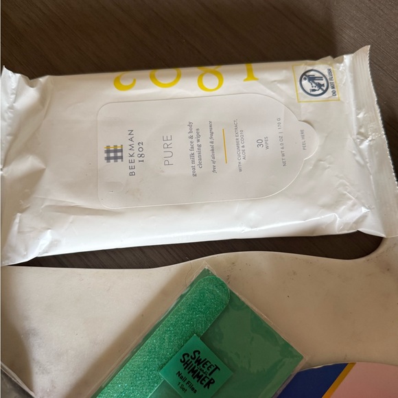 Assorted Beauty Items - Picture 4 of 5